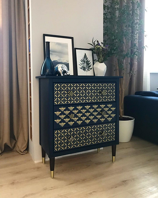 Hemnes ze skórzanymi uchwytami Komoda Hemnes DIY z uchwytami ze skórzanych pasków. Oryginalny design.