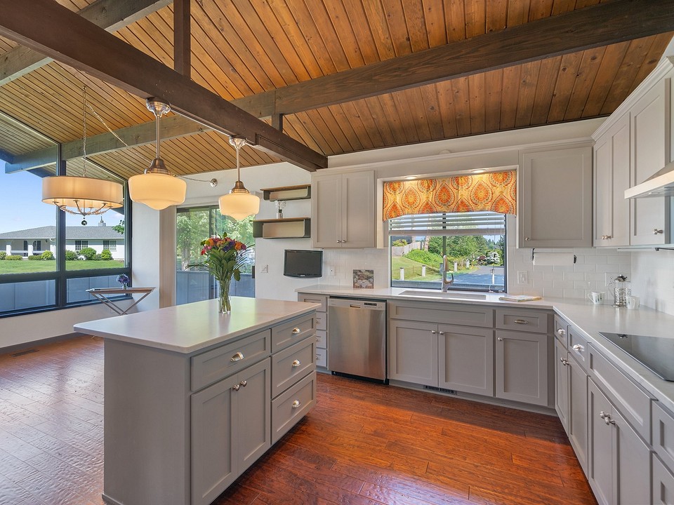 Farby do frontów Wybór farby akrylowej do malowania frontów kuchennych. Różne kolory i rodzaje farb do MDF.