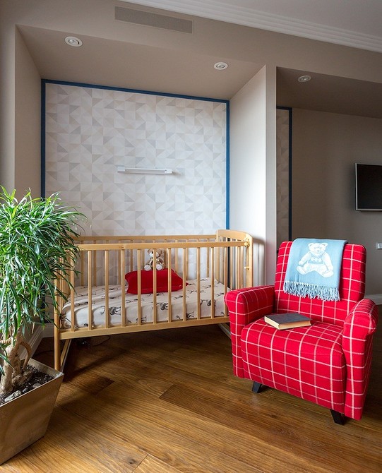 Przygotowanie do malowania Przygotowanie do malowania drewnianego łóżeczka dziecięcego: wybór bezpiecznych materiałów i farb.