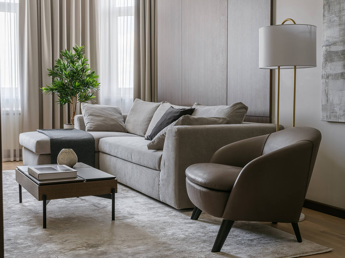 Komoda: Orzechowy Akcent Elegancka orzechowa komoda w salonie. Klasyczne meble orzechowe 2026.