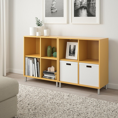 Kolorowe IKEA wnętrze Aranżacja wnętrza 2026: Meble IKEA dodają koloru i charakteru do małego mieszkania.