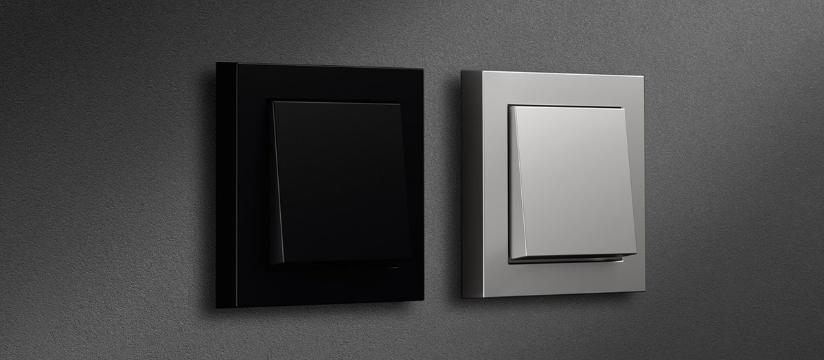 Elegancja i kontrola Elegancki ściemniacz z metalową ramką do nowoczesnego designu wnętrza domu.