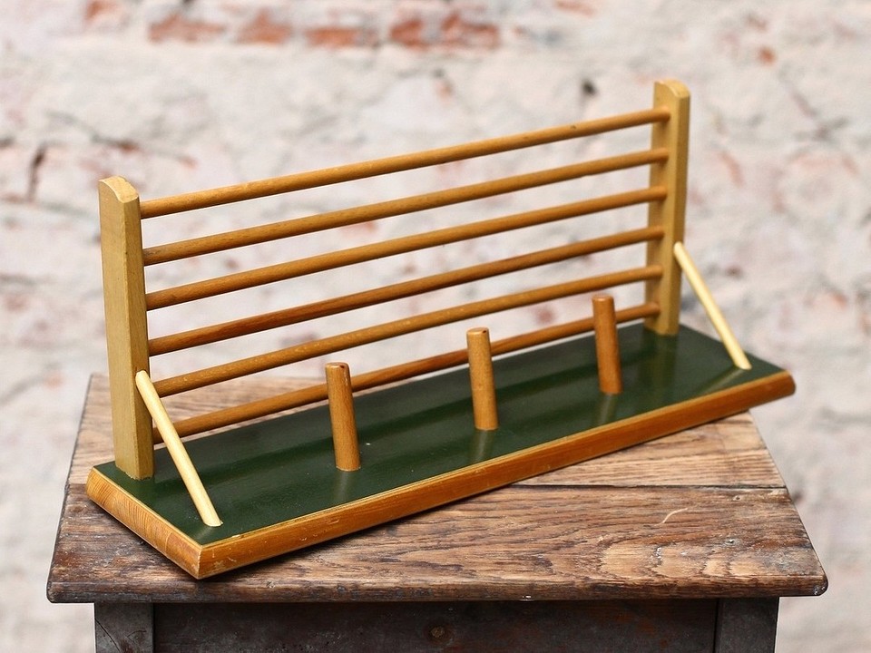 Wieszak krok po kroku Instrukcja krok po kroku: Jak zrobić wieszak ścienny DIY z drewna.