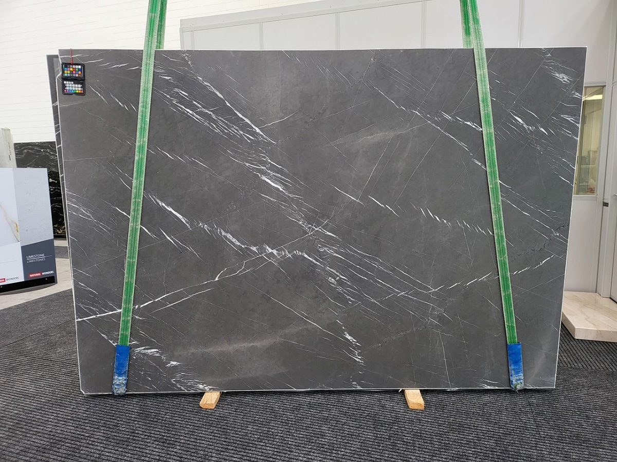 Trawertyn w łazience Trawertyn w łazience: przytulne i stylowe wykończenie ścian kamieniem naturalnym.