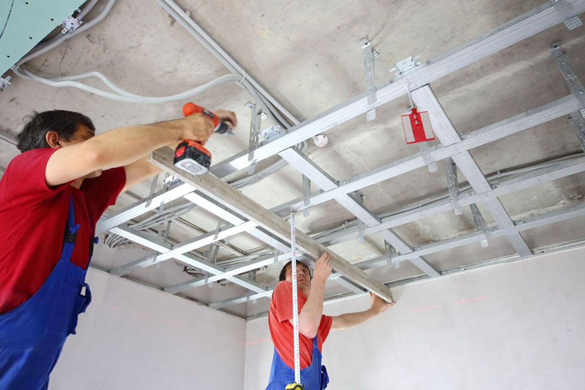 Rodzaje sufitów Sufity podwieszane: różne rodzaje sufitów do nowoczesnego wnętrza, idealne do metamorfozy