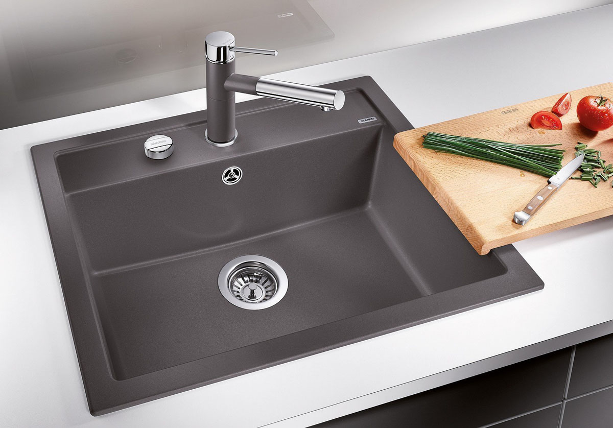 Stal nierdzewna – praktyczny wybór Zlewozmywak ze stali nierdzewnej: higieniczny i praktyczny wybór do kuchni