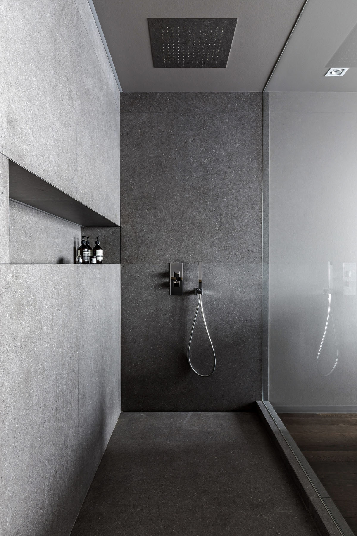 Przeniesienie strefy mokrej Przeniesienie strefy mokrej 2026: Wymagane pozwolenia i uzgodnienia dla legalnego remontu łazienki.