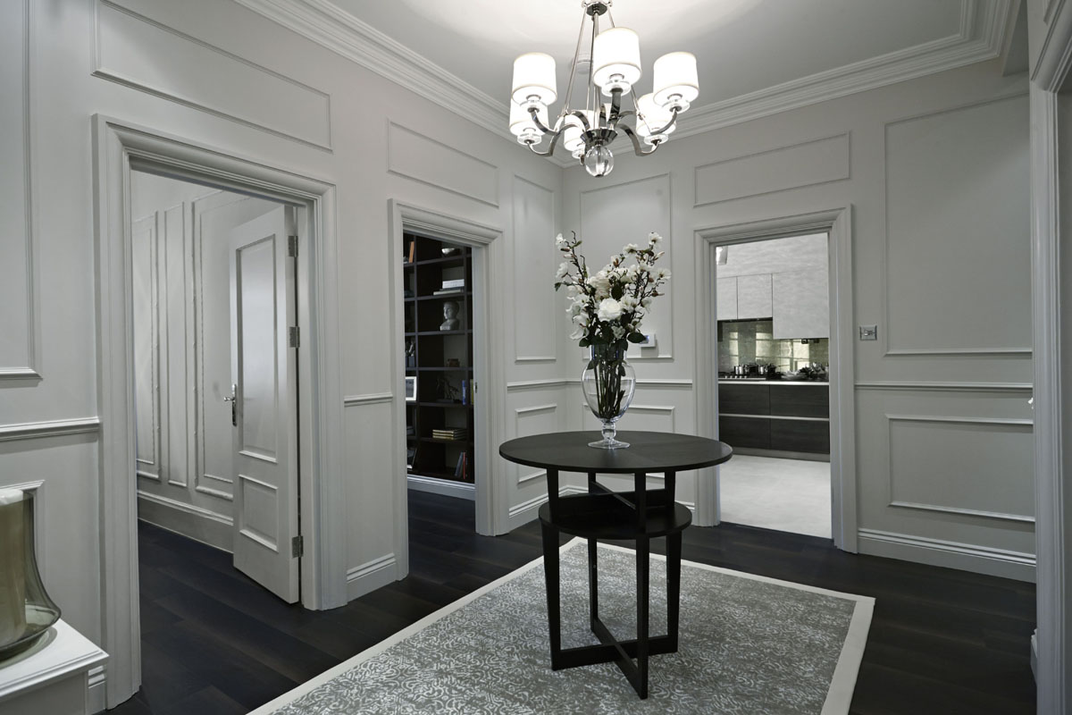 Sufit z listwami Salon z listwami na suficie: dodanie objętości i wyrafinowania we wnętrzu.