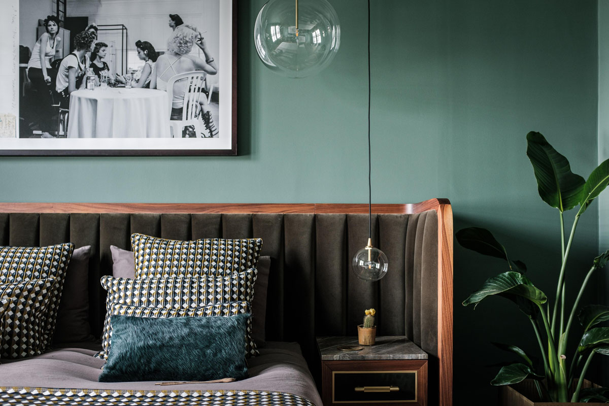 Minimalizm i Natura Minimalistyczna zielona sypialnia 2026 z naturalnymi materiałami i nowoczesnym designem.