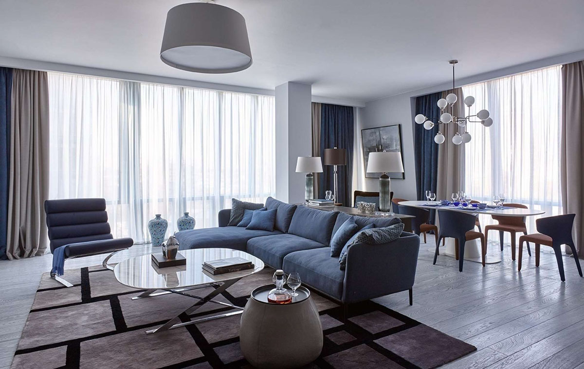 Niebieska Elegancja Elegancka niebieska kuchnia: głęboki odcień niebieskiego i złote detale w 2026.