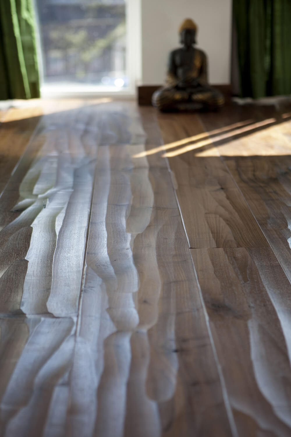 Rodzaje desek podłogowych Podłoga drewniana: różnice między deską masywną, parkietem i inżynieryjną do domu.