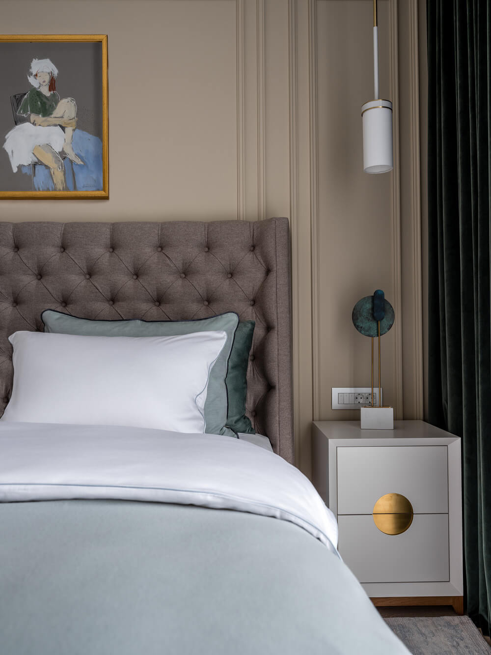 Komfortowa narzuta na łóżko Miękka narzuta na łóżko: relaks i komfort w sypialni w stylu skandynawskim.