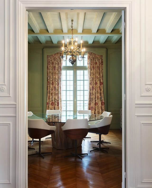 Zielone meble design Zielone meble: sofy, fotele i szafy w nowoczesnym designie 2026.