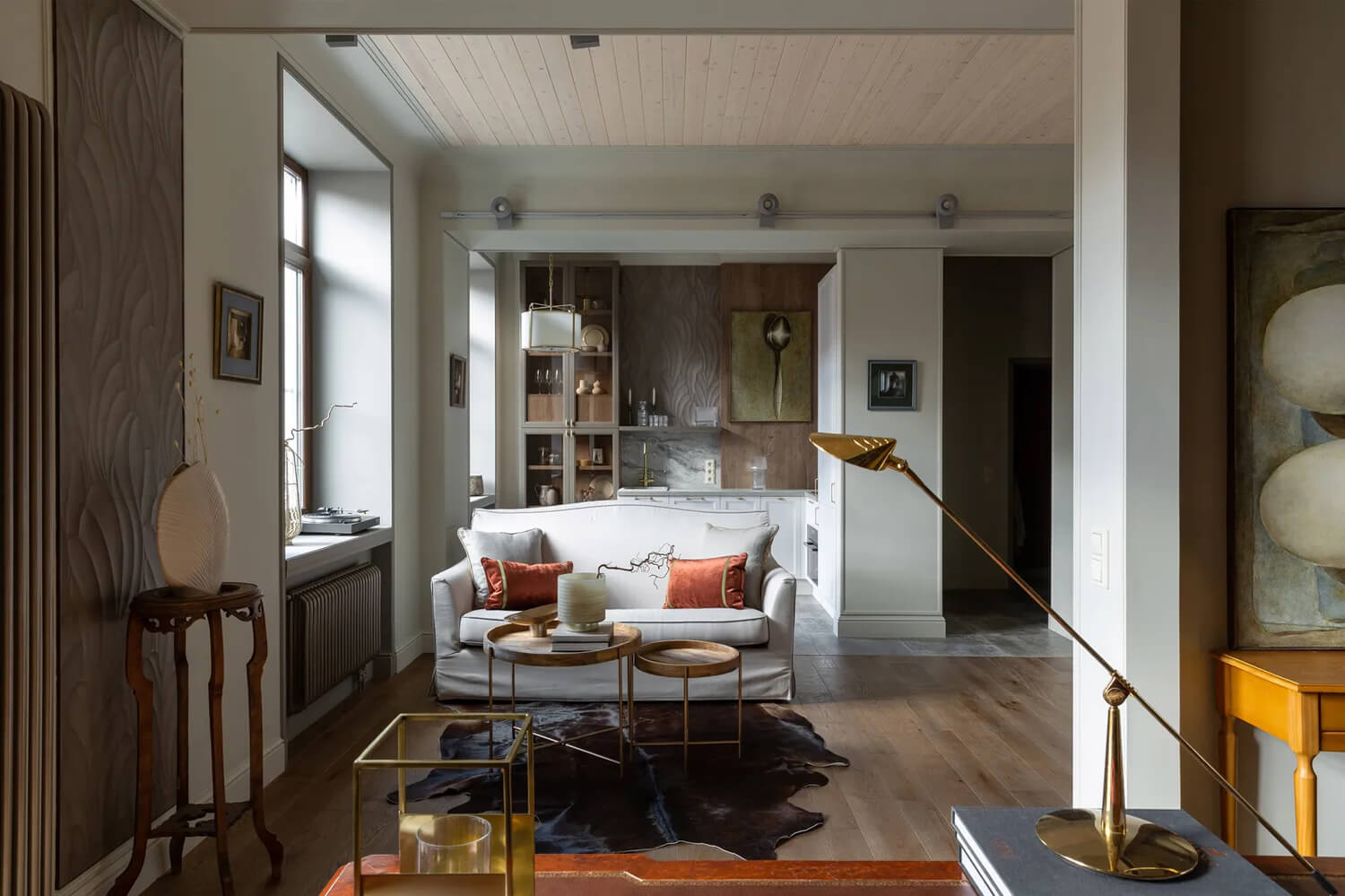 Światło i kolor Oświetlenie i paleta barw w nowoczesnym wnętrzu dwupokojowego mieszkania (2026).