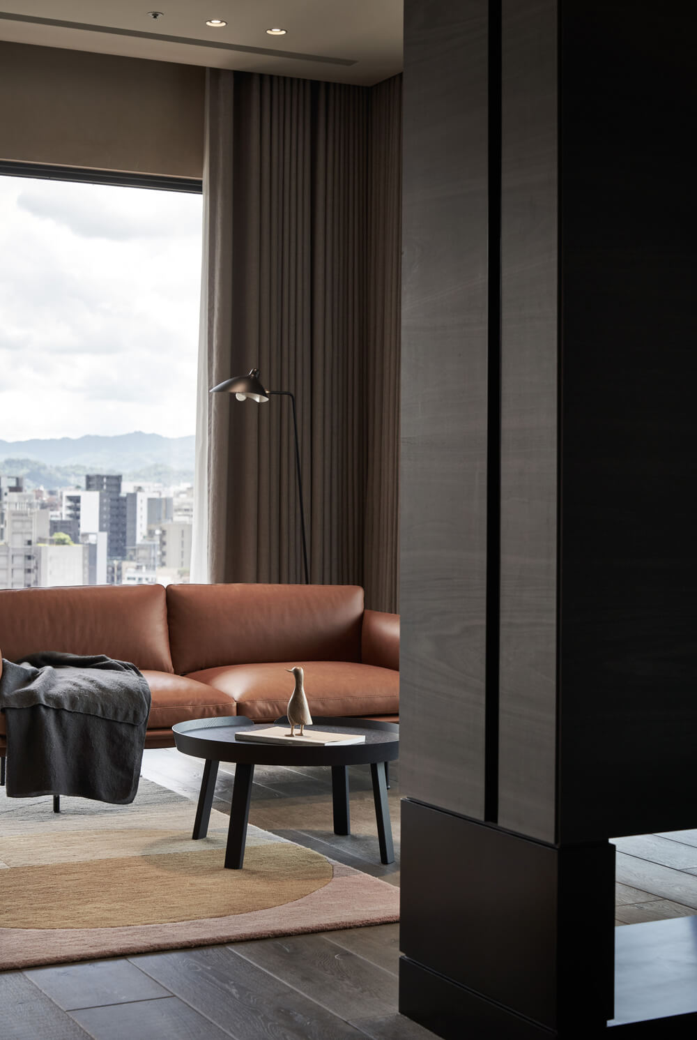 Radosny pokój dziecka Pokój dziecięcy z żywymi kolorami w dwupokojowym mieszkaniu, aranżacja 2026.