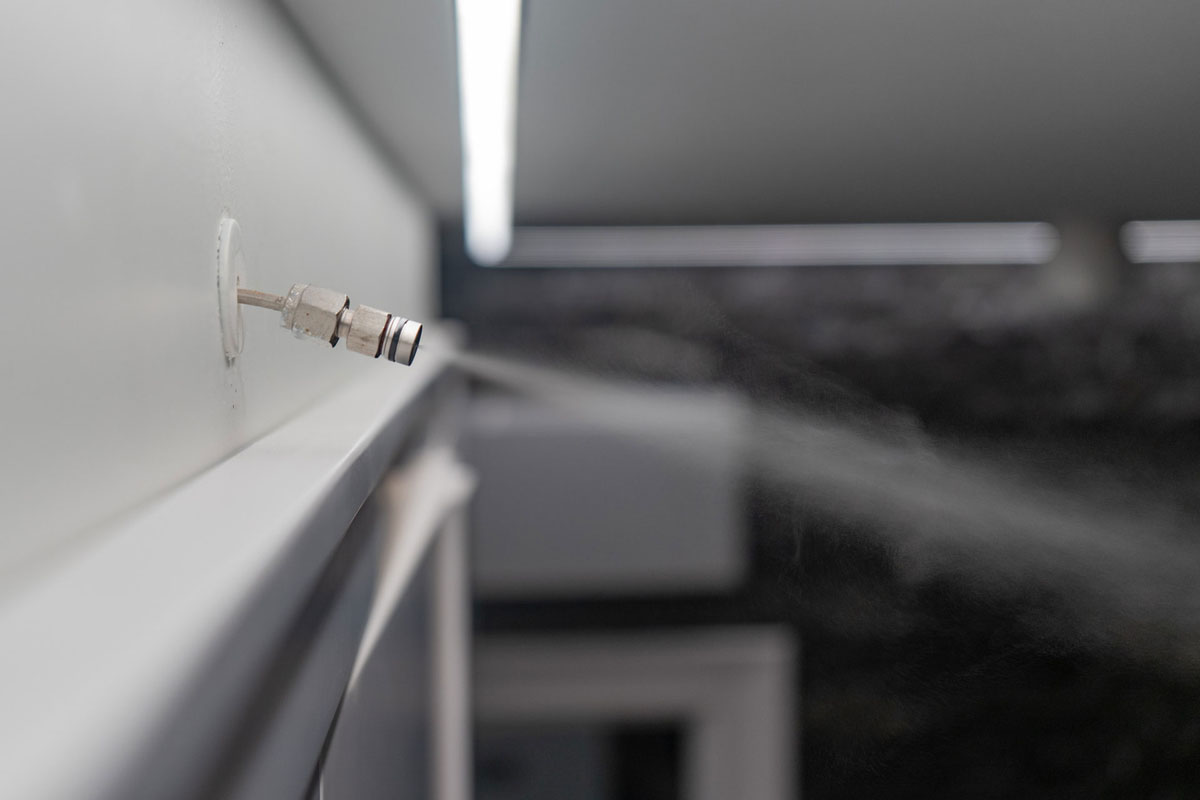 Adiabatyczne vs. Izotermiczne Porównanie technologii: izotermiczne i adiabatyczne nawilżanie powietrza w domu w 2026.