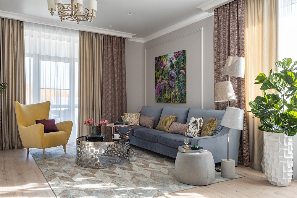 Dwa Poziomy, Więcej Miejsca Stolik kawowy z dwoma poziomami do przechowywania w salonie z kominkiem 2026.