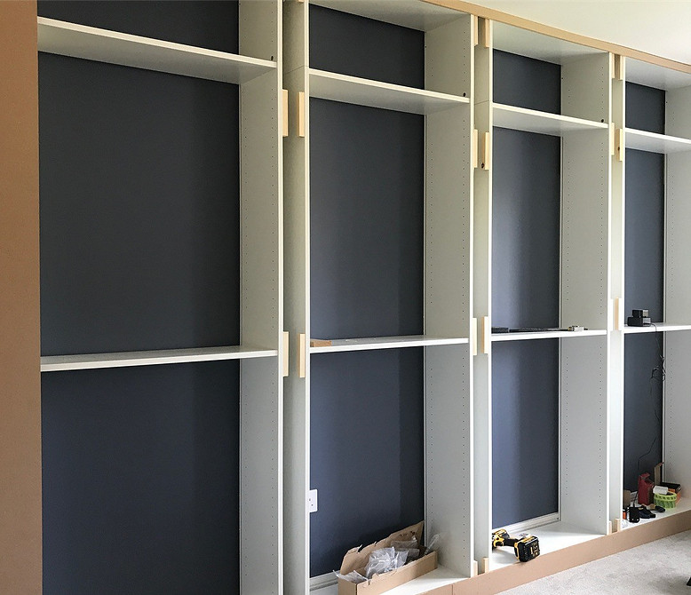 Billy: Bufet z charakterem Stylowy bufet z regału Billy IKEA: kreatywne rozwiązanie do jadalni 2026.