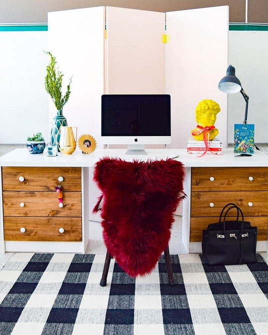 Komoda z funkcją Funkcjonalna komoda: Jak przerobić komodę, by była bardziej użyteczna i stylowa.