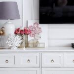 Komoda z duszą: Pomysły na aranżacje, które odmienią Twój dom