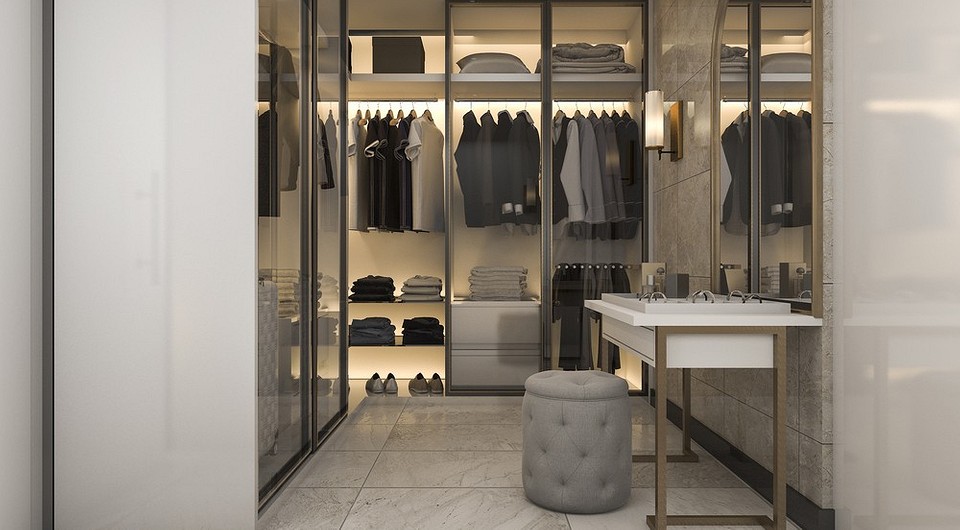 Przytulne światło LED Oświetlenie LED w szafie tworzy przytulną atmosferę i ułatwia organizację garderoby.