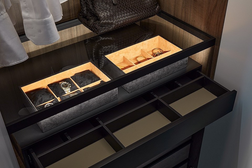 Oszczędne LED do szafy Energooszczędne oświetlenie LED w szafie: stylowy wygląd i oszczędność energii.