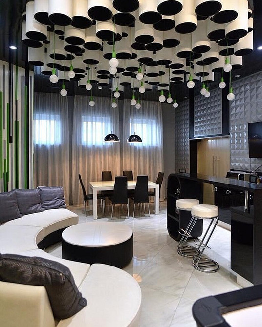 Zły wybór sofy Unikaj tej sofy! Przestarzały model do salonu – przykład złego wyboru