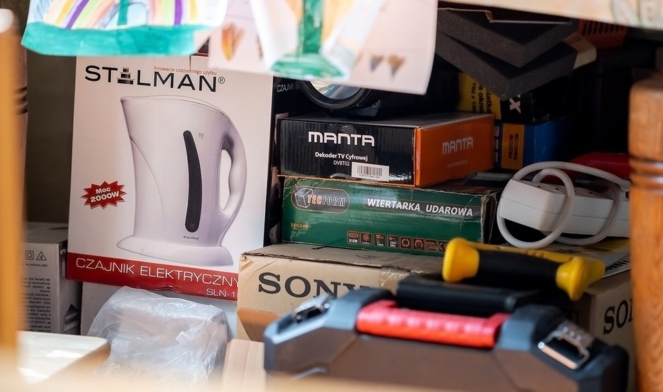 Używane meble mogą kryć zagrożenia: bakterie i roztocza. Lepiej kup nowe meble tapicerowane 2026.