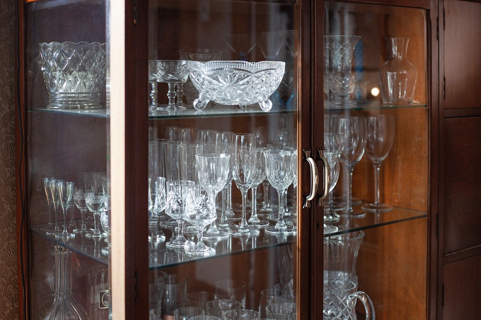 Nowoczesność powiększa! Przestarzałe meble, które nie nadają się do małych mieszkań w 2026 roku.