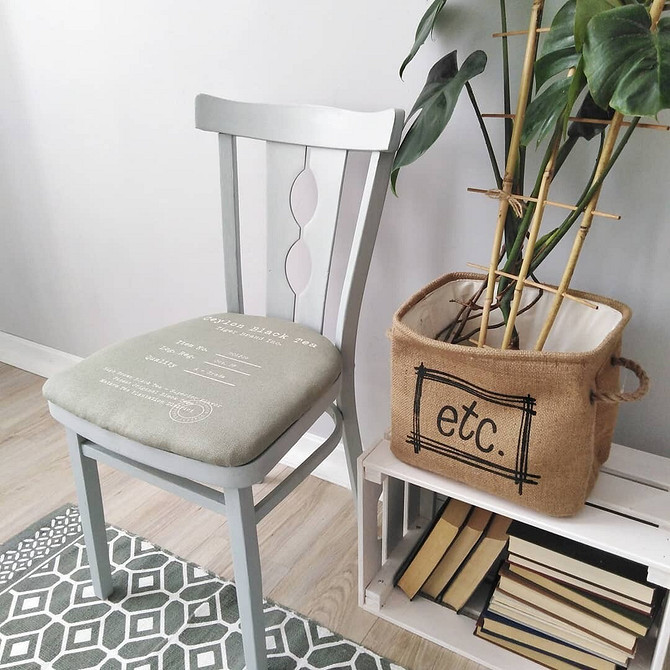 Dekoracja krzesła Kreatywny wystrój starego krzesła: inspiracje i pomysły na DIY.