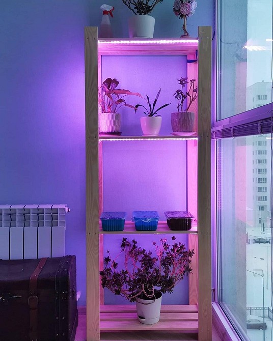 Albert IKEA: Pokój dziecka Regał Albert IKEA w pokoju dziecka do przechowywania zabawek i książek.