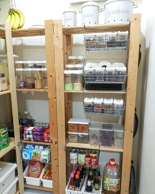 Albert IKEA: Biuro Organizacja wygodnego miejsca pracy w domu z regałem Albert IKEA.