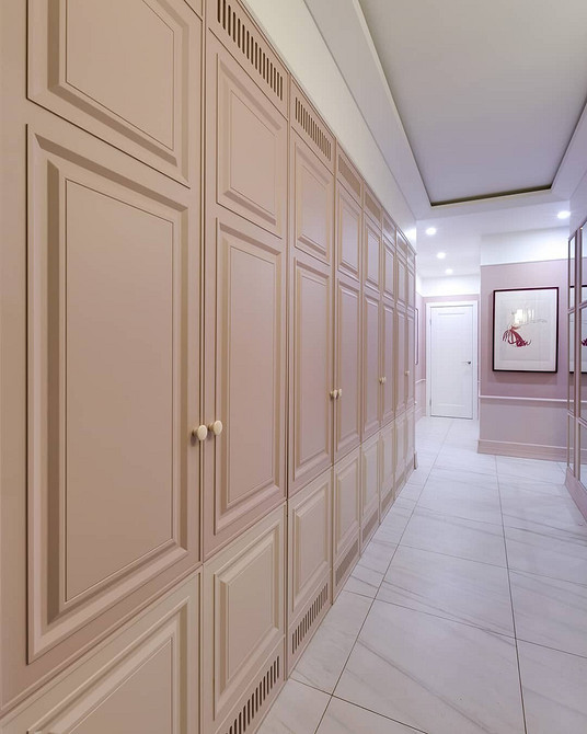 Ergonomia w szafie Ergonomiczna szafa wnękowa: komfortowa przestrzeń do przechowywania ubrań w 2026.