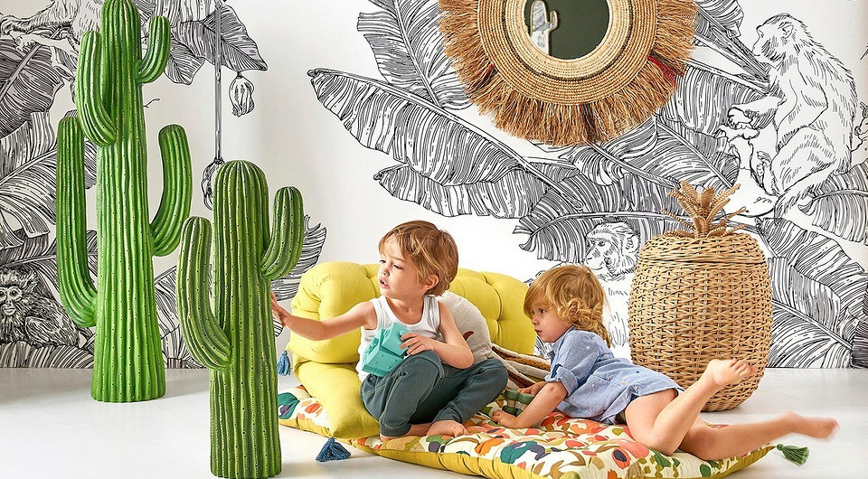 Rattanowy salon boho Przytulne wnętrze z meblami rattanowymi: krzesło, stół i dekoracje w stylu boho 2026.