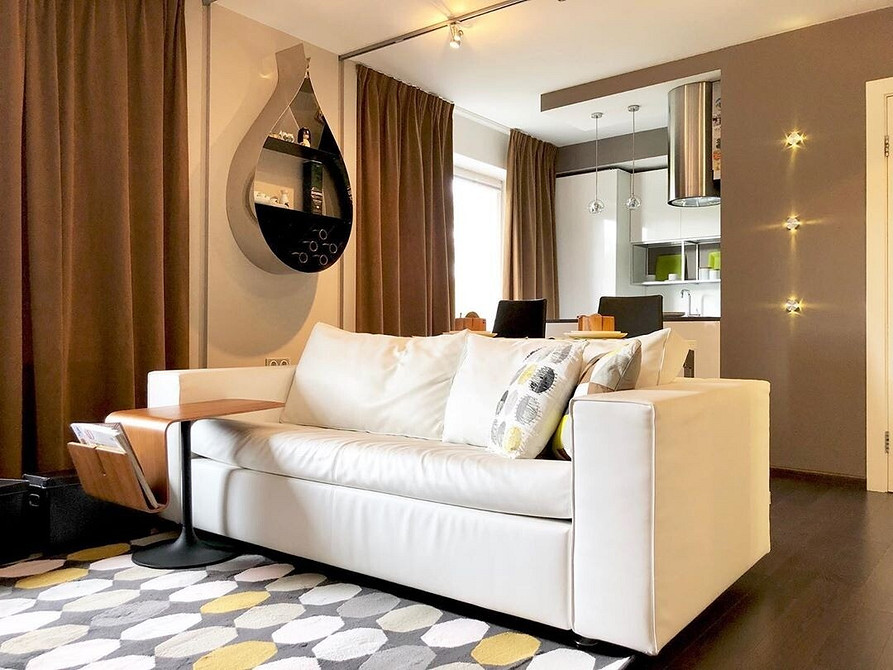 Czyszczenie Bieli: Porady Czyszczenie białej sofy - sprawdzone metody. Jak dbać o białe meble.