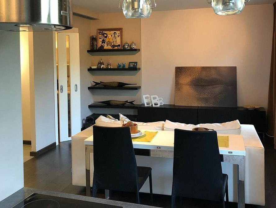 Biała Sofa: Plusy, Minusy Biała sofa w salonie: elegancja i styl. Plusy i minusy białych mebli.