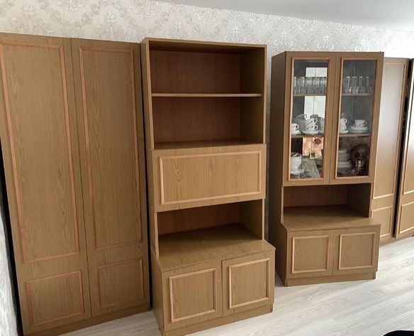 PRL: Projekt DIY Meblościanka PRL po renowacji: DIY projekt w nowoczesnej aranżacji wnętrza