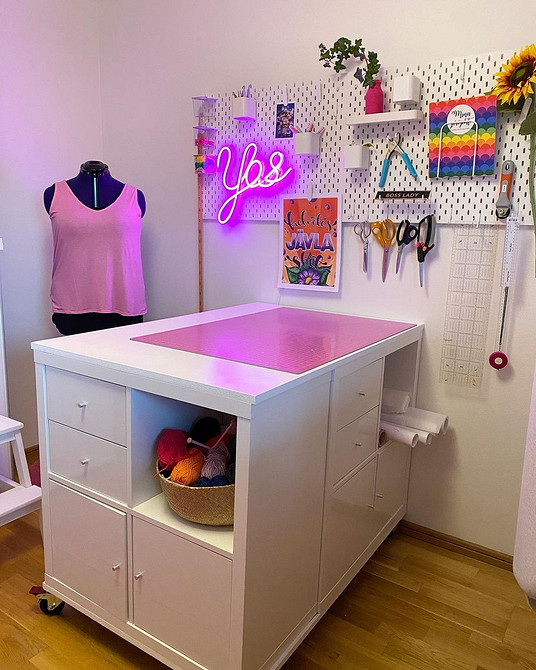 Kallax: Idealny do kawalerki Oszczędność miejsca: Kallax IKEA w małym mieszkaniu, praktyczne rozwiązania dla domu