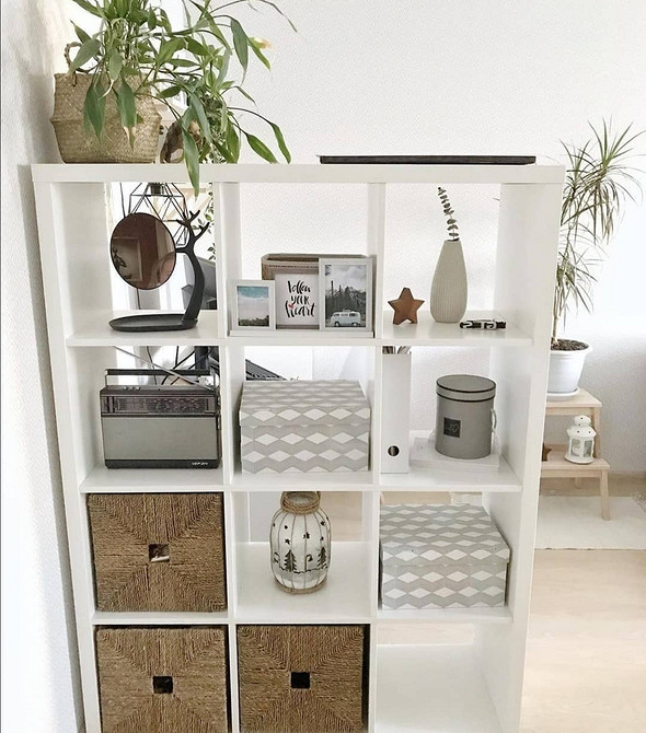 Przeróbka Kallax: stylowy stolik kawowy do loftowego wnętrza, oryginalny design.