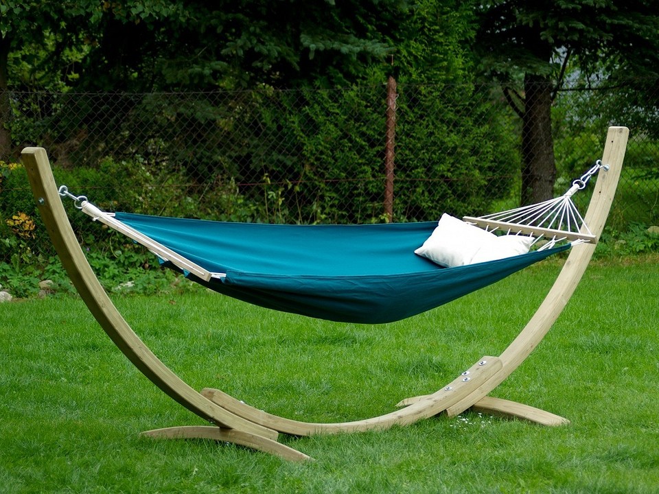 Hamak DIY: Poradnik Stelaż do hamaka z drewna DIY. Montaż krok po kroku w ogrodzie.