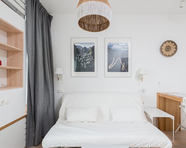 Sofa z palet: Loft Kreatywna sofa z palet w stylu loft do relaksu na świeżym powietrzu.