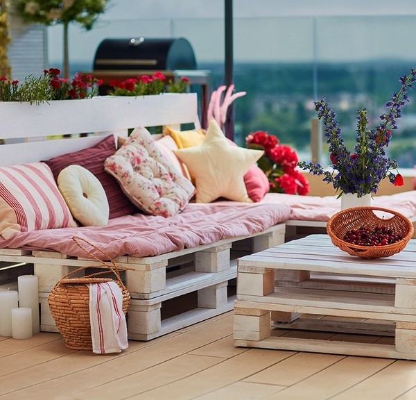 Sofa z palet: DIY Sofa z palet: wspaniały przykład mebli DIY do przytulnego domu w 2026 roku.