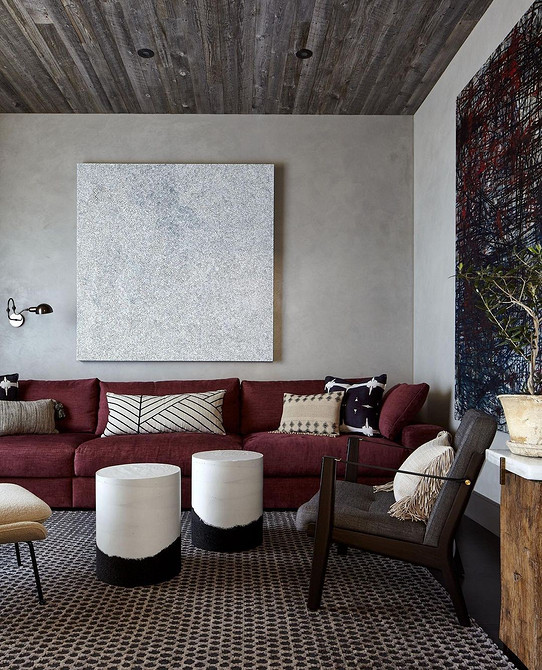 Kolorowa sofa 2026 Inspiracje na aranżację salonu 2026: Kolorowa sofa w roli głównej. Małe mieszkanie.