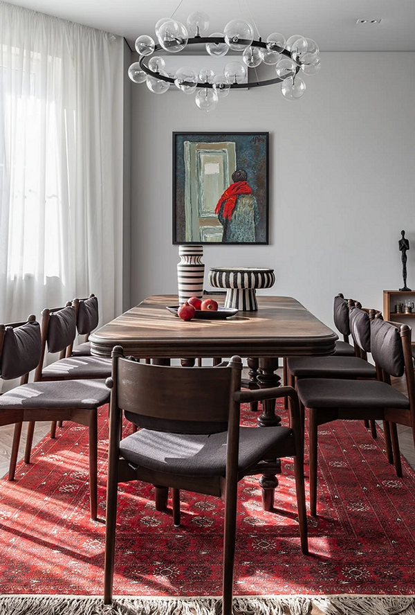 Szarość w Trendach Kolory mebli 2026: Nowoczesne wnętrze z szarymi meblami wypoczynkowymi.