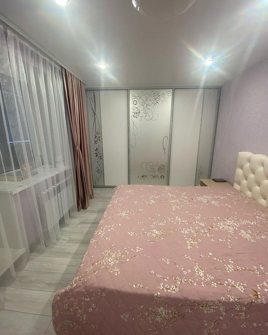 Meble z lamusa? Przestarzała szafa - błąd w aranżacji nowoczesnego mieszkania. Inspiracje na 2026 rok.