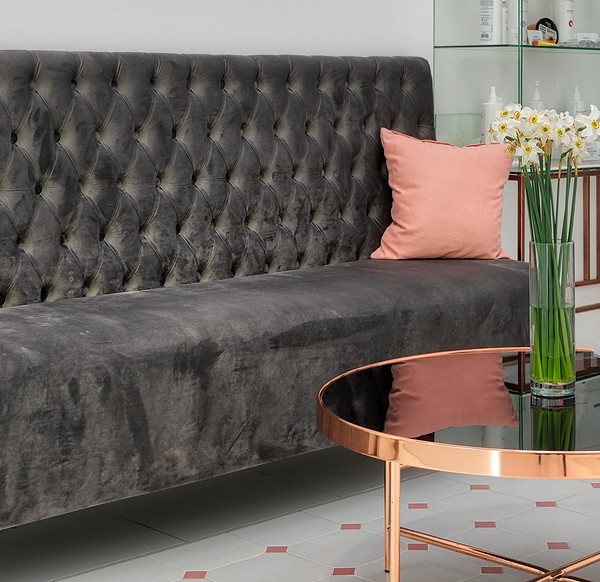 Elegancki Kareciak Kareciak w aranżacji wnętrz: elegancki zagłówek z pikowaniem w stylu Chesterfield