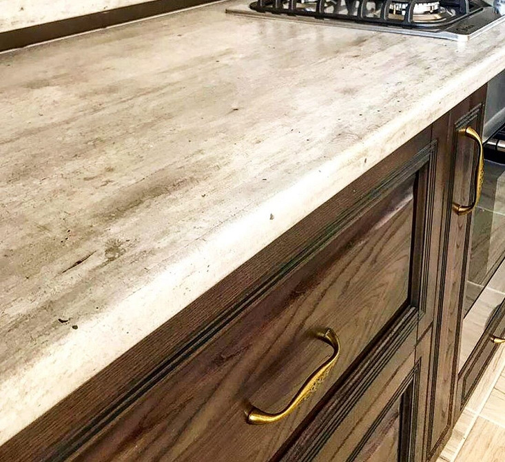 Bejca: nowy wygląd Modernizacja kuchni: bejca na drewnianych frontach w 2026 roku.