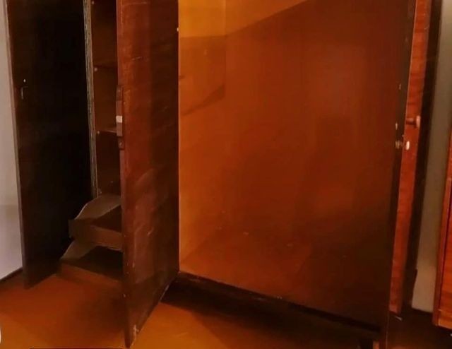 Kreatywna szafa DIY Kreatywna renowacja starej szafy: dekoracja i renowacja mebli DIY