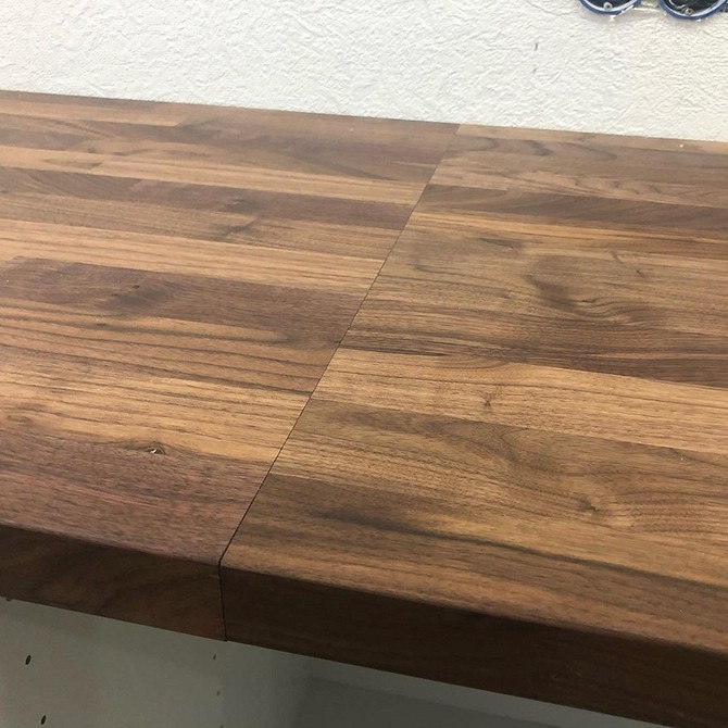 Nowoczesne złącze blatów Nowoczesne łączenie blatów kuchennych 2026: eurozłącze i materiały odporne na wilgoć.