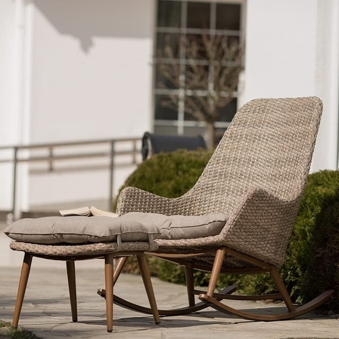 Rattan: naprawa DIY Naprawa mebli rattanowych: Wymiana uszkodzonych elementów plecionki rattanowej w ogrodzie.